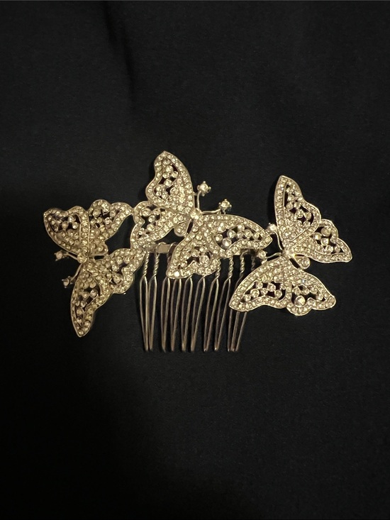 Accessories - Rhinestone Butterfly Hair Comb - Silver Crystal Accent